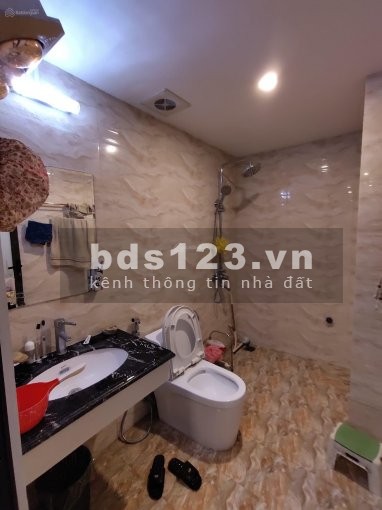 Nhà gần chợ phúc lợi Phúc Lợi diện tích sử dụng 34m2, giá 2,75 tỷ đúc 5 tầng kiên cố