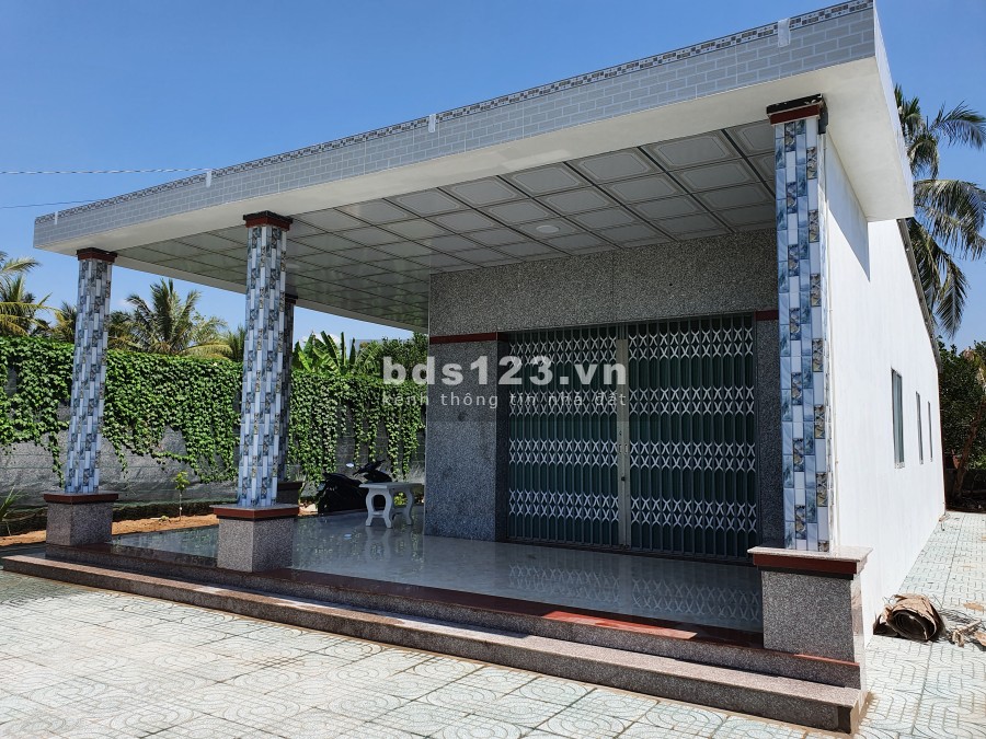 Nhà vườn Tiền Giang 540m2 mới xây đẹp lung linh, nhìn là mê giá 1,8 tỷ