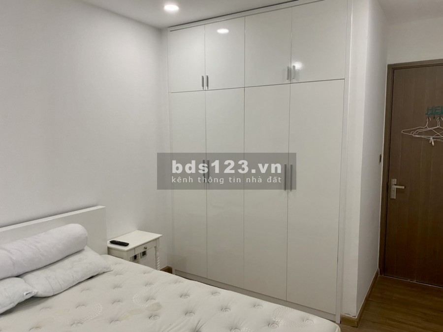Chính chủ bán căn hộ 2 phòng ngủ, tầng cao tại Khu đô thị Vinhomes Central Park