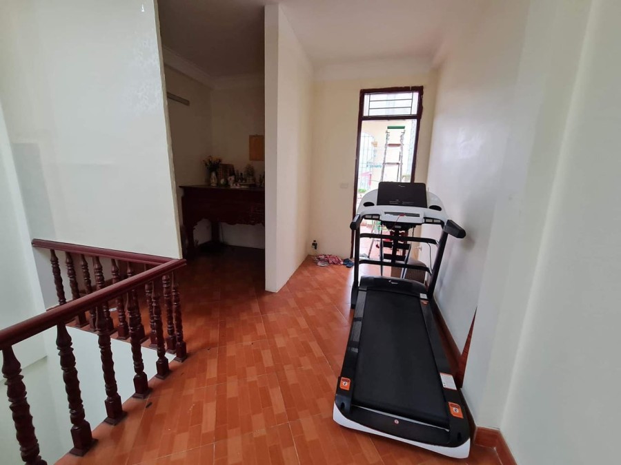 Bán nhà nguyên căn hai mặt ngõ Trương Định Hoàng Mai dtsd 48m2 5 tầng mt 4m nhỉnh 4 tỷ.