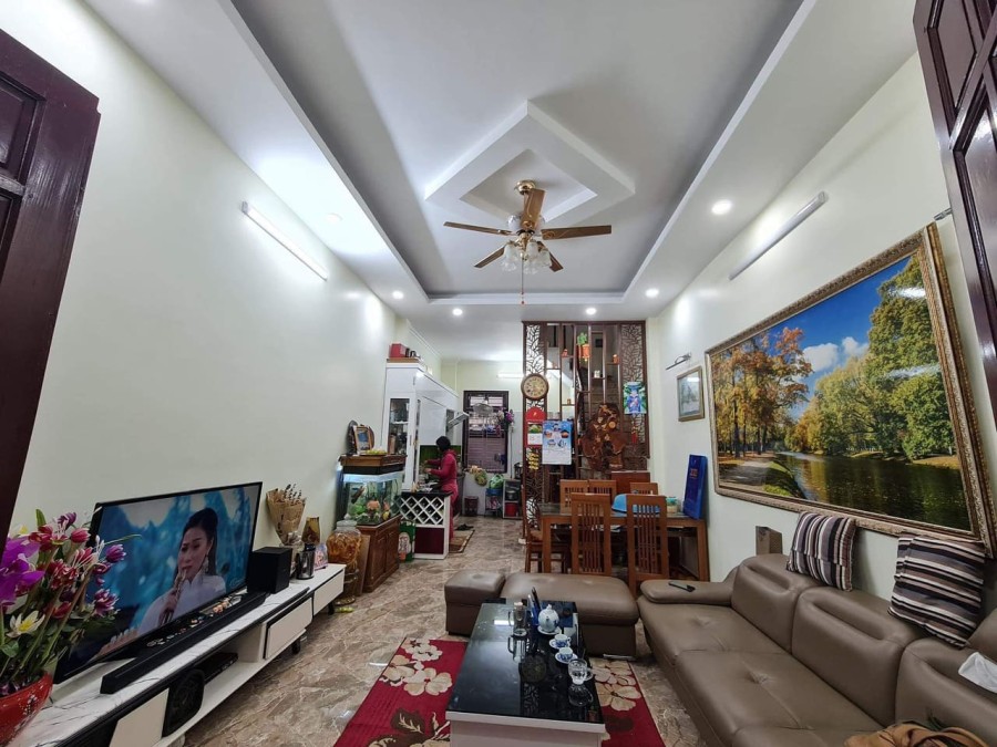 Bán nhà nguyên căn hai mặt ngõ Trương Định Hoàng Mai dtsd 48m2 5 tầng mt 4m nhỉnh 4 tỷ.