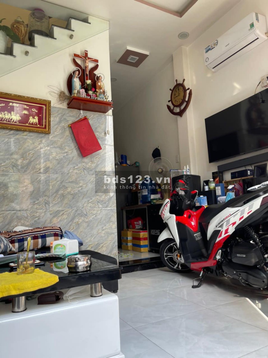 Nhà có mặt tiền và hẻm xe hơi nhựa kinh doanh diện tích 68m2 Bùi Thế Mỹ giá bán 8 tỷ