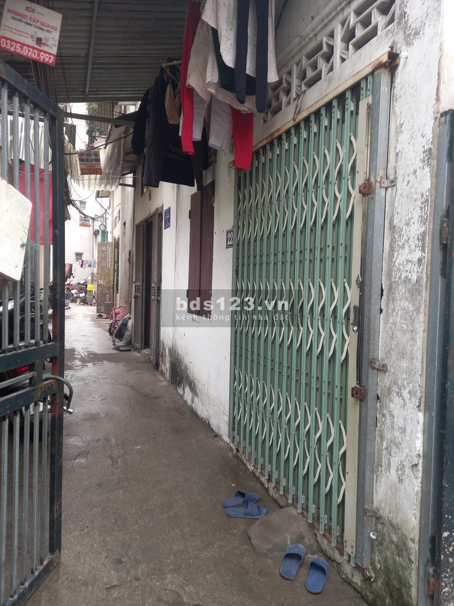Thanh Lân Lĩnh Nam bán đất tặng nhà lô góc 3 mặt thoáng giá bán chỉ 1.35 tỷ, lh 0988071498