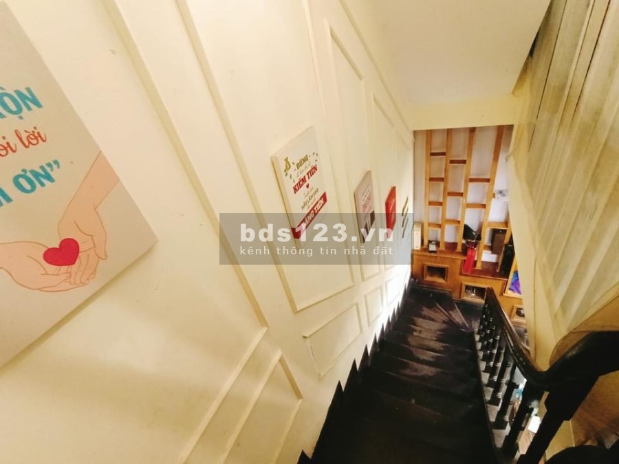 Cần bán nhà Phố Lạc Trung, Quận Hai Bà Trưng diện tích sử dụng 70m2, đúc 5 tầng hiện đại