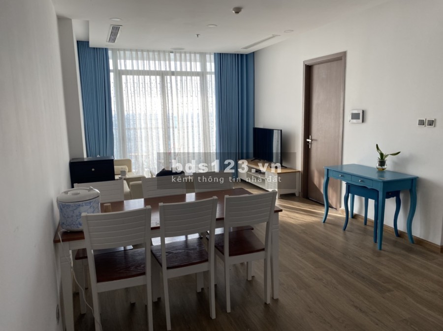 Chính chủ bán căn hộ 2 phòng ngủ, tầng cao tại Khu đô thị Vinhomes Central Park