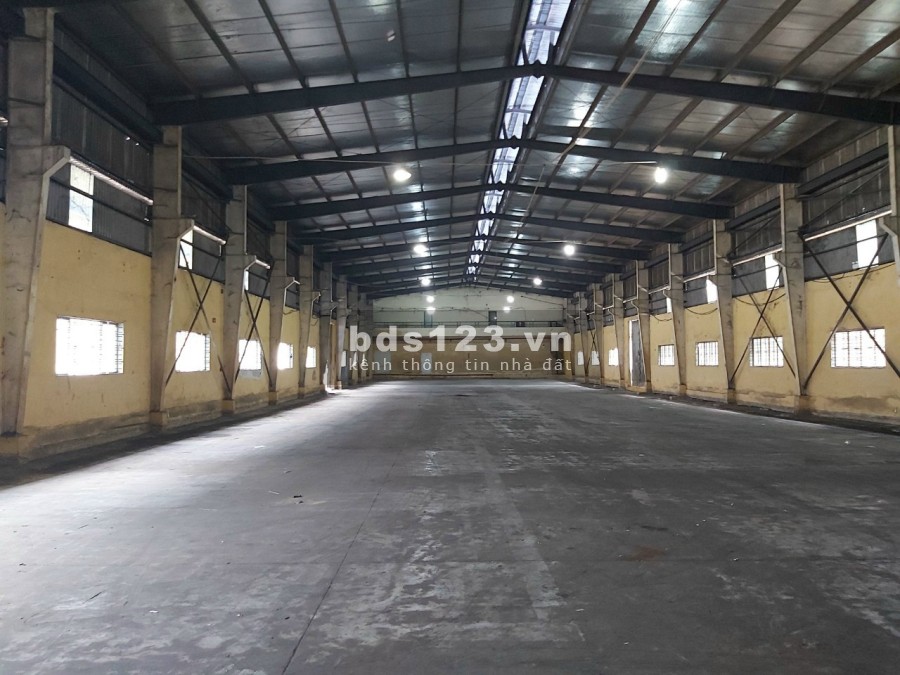 Cho thuê kho xưởng KCN Tân Tạo Quận Bình Tân, dtsd 2152m2, giá 232 triệu, lh 0896401042