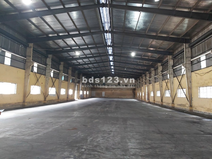Cho thuê kho xưởng KCN Tân Tạo Quận Bình Tân, dtsd 2152m2, giá 232 triệu, lh 0896401042