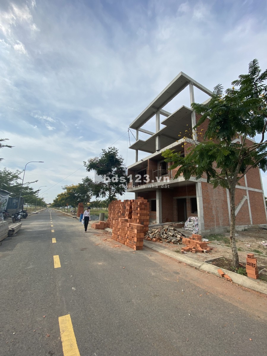 Chính chủ cần bán đất nền KDC Lago Bến Lức giá 1,5 tỷ, hỗ trợ vay, liên hệ ngay