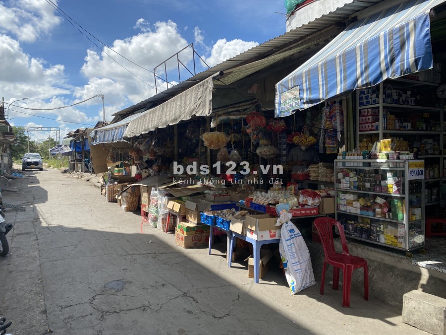 Đất nền khan hiếm ngay chợ Bình Chánh khu dân cư đông đúc, giá tốt đầu tư sinh lời