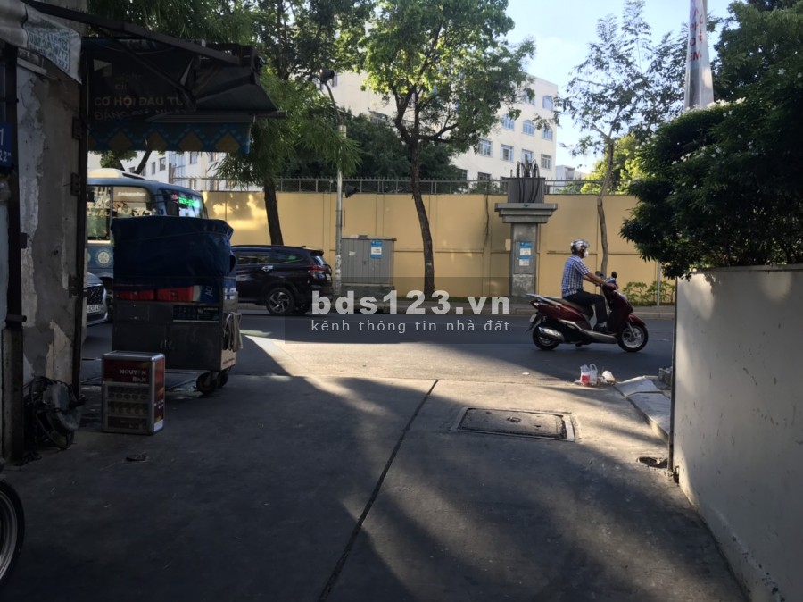 Nhà khu Bộ Công An Quận 1 giá 7 tỷ 33m2 đường nguyễn trãi hẻm rộng 4m vào 3 xẹt an ninh
