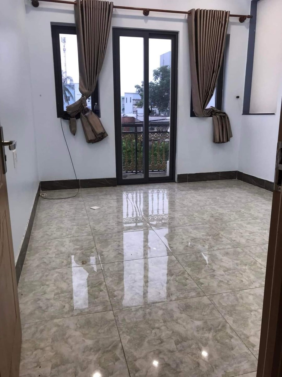 Bán nhà đẹp giá rẻ ở đường Lâm Văn Bền giá chưa đến 100tr/1m