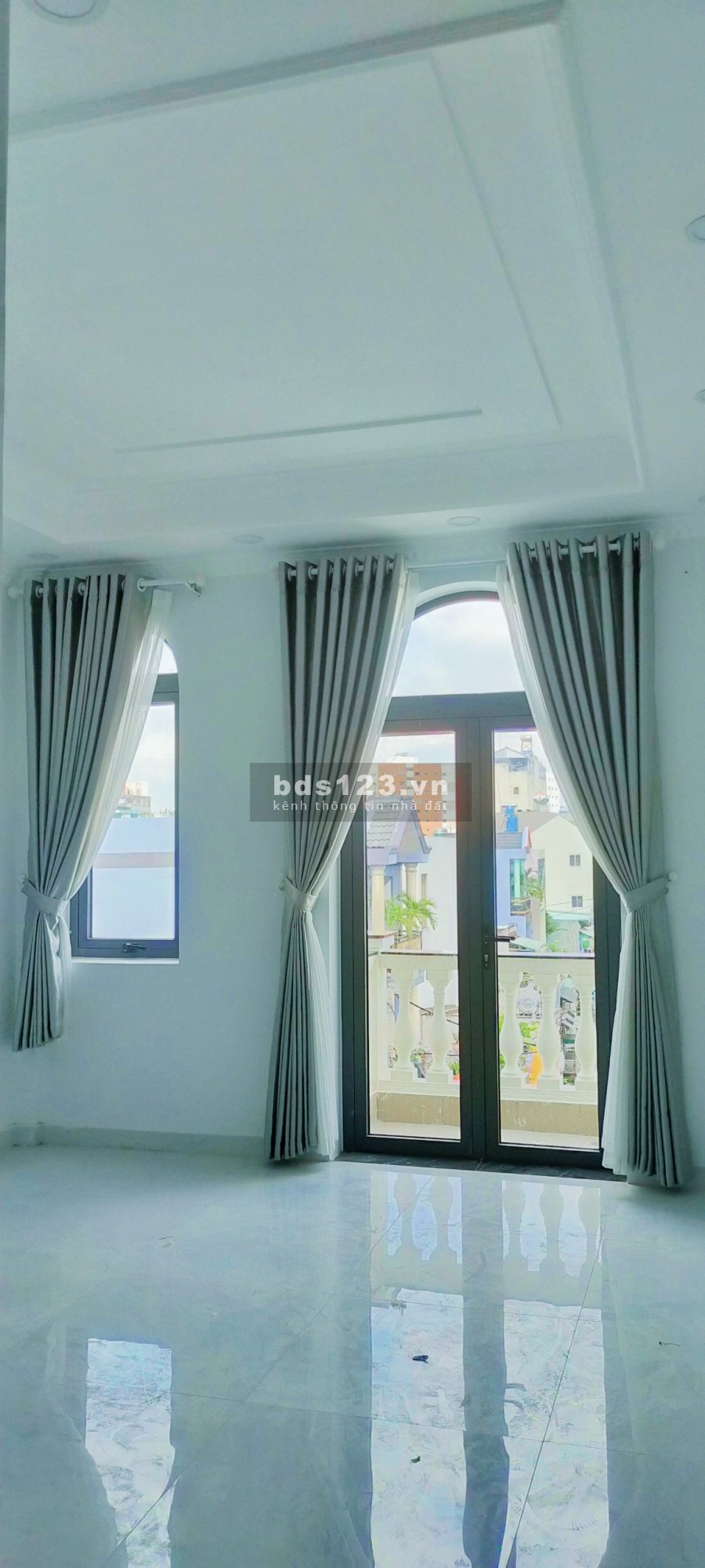 Nhà ở SHR giá mềm hưởng tất cả tiện ích, HXH 6m, có không gian để ô tô trong nhà