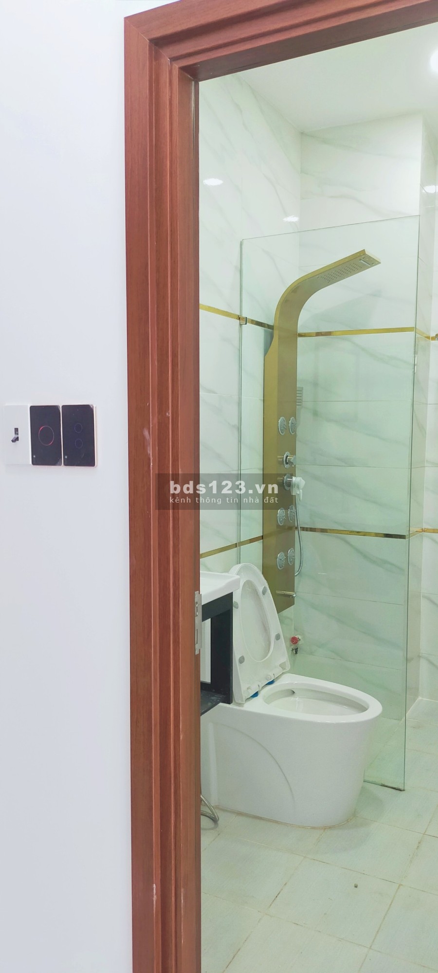 Nhà ở SHR giá mềm hưởng tất cả tiện ích, HXH 6m, có không gian để ô tô trong nhà