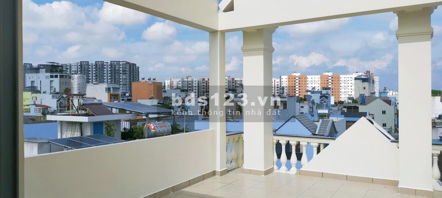 Nhà ở SHR giá mềm hưởng tất cả tiện ích, HXH 6m, có không gian để ô tô trong nhà