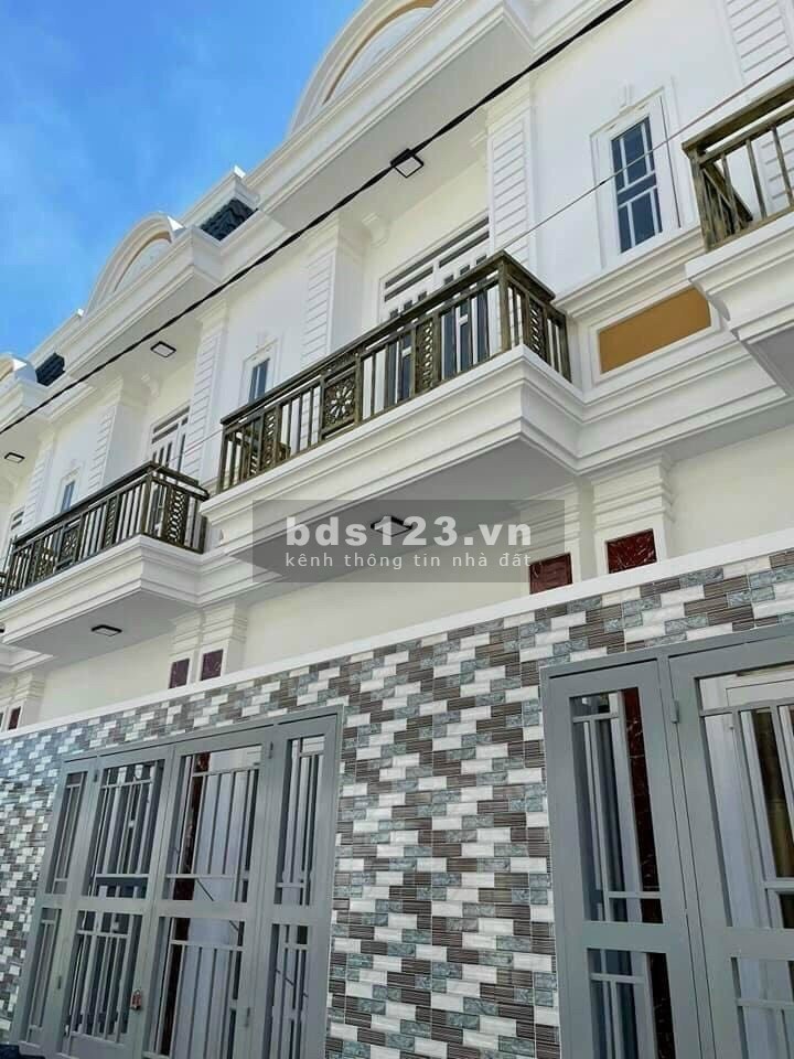 Bể nợ cần bán gấp nhà 1 trệt 1 lầu giá bán 650 triệu diện tích 80m2, khu dân trí cao, giá tốt