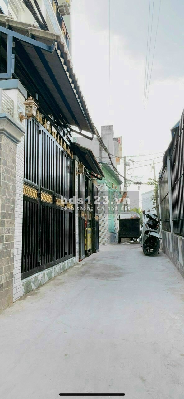 Bán nhà nguyên căn đẹp hẻm hơi ngay đầu hẻm vào ở ngay thuận tiện kinh doanh giá tốt