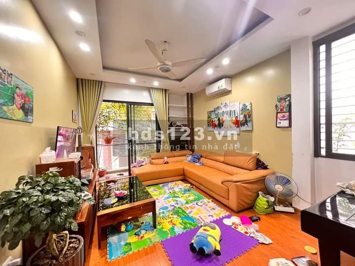 5 tầng đẹp lung linh lô góc 3 mặt thoáng ngõ thôn tứ tùng, ô tô đỗ cửa vào nhà, giá tốt