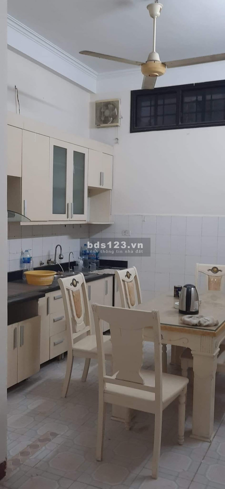 Bán nhà phố Trần Quốc Hoàn Quận Cầu Giấy ô tô đỗ cửa giá bán 10.9 tỷ sổ đỏ chính chủ