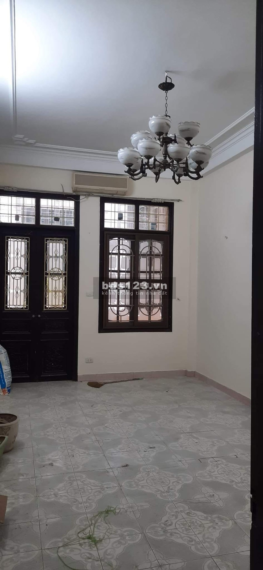 Bán nhà phố Trần Quốc Hoàn Quận Cầu Giấy ô tô đỗ cửa giá bán 10.9 tỷ sổ đỏ chính chủ