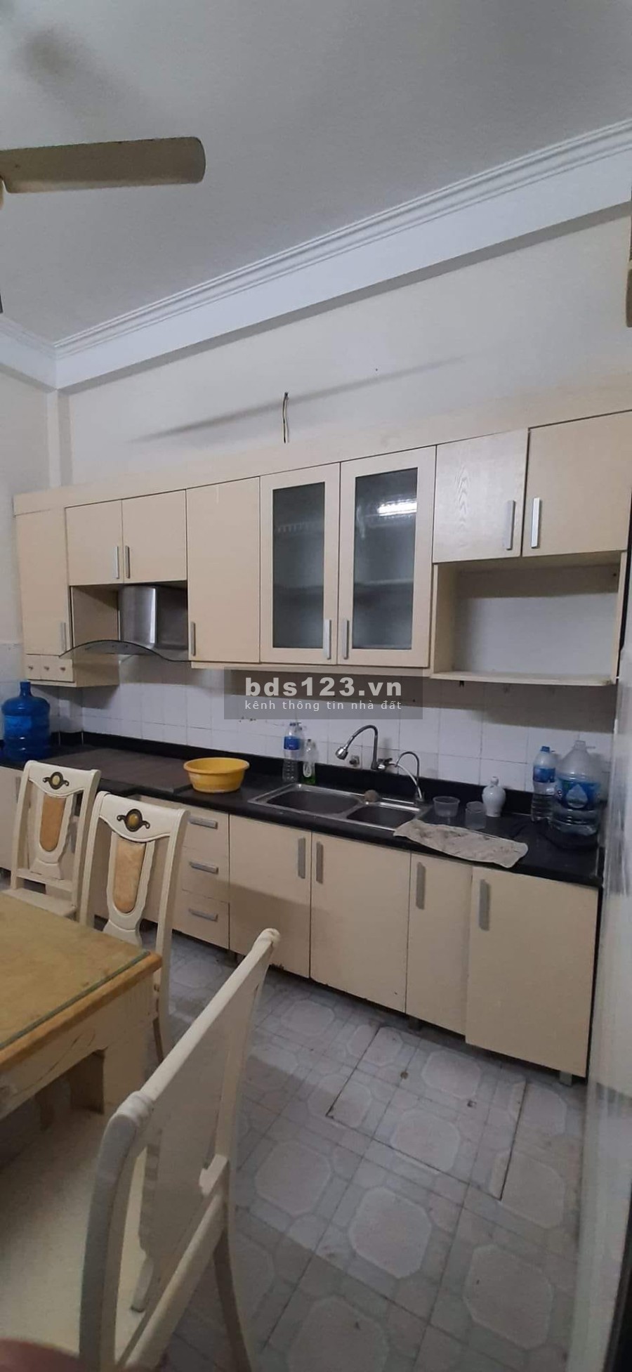 Bán nhà phố Trần Quốc Hoàn Quận Cầu Giấy ô tô đỗ cửa giá bán 10.9 tỷ sổ đỏ chính chủ