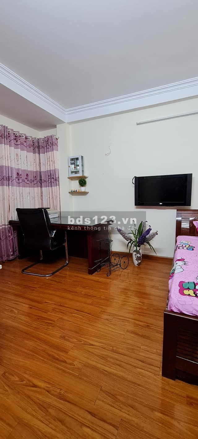 Mặt tiền khủng lô góc cách ô tô 10m 5 tầng, mặt tiền 5m giá 2.85 tỷ Nam Dư Hoàng Mai