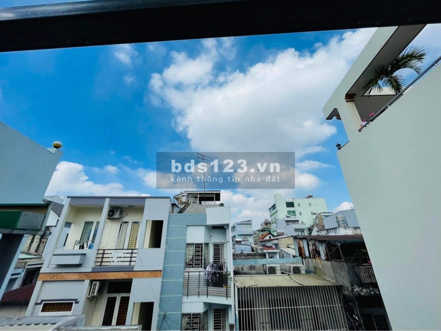 Bán rẻ nhà CMT8, phường 13, Quận 10, diện tích 43m2, 4 tầng BTCT, giá 4.9 tỷ thương lượng