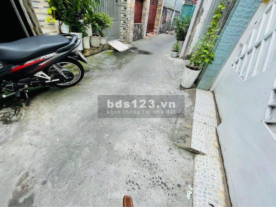 Bán rẻ nhà CMT8, phường 13, Quận 10, diện tích 43m2, 4 tầng BTCT, giá 4.9 tỷ thương lượng