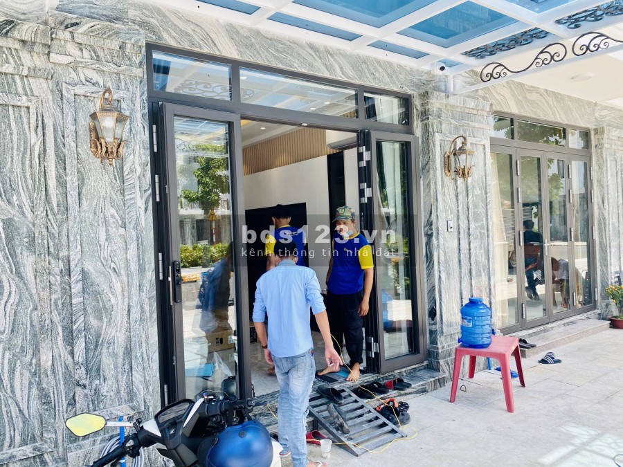 Bán nhà phố 1 trệt 2 lầu diện tích sử dụng 5x20m mặt tiền thành phố Dĩ An giá tốt