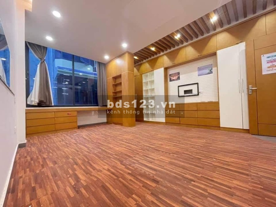 Tuyệt phẩm lô góc dtsd 109m2, phố Trần Cung, gara thang máy, mặt tiền 10m, kinh doanh