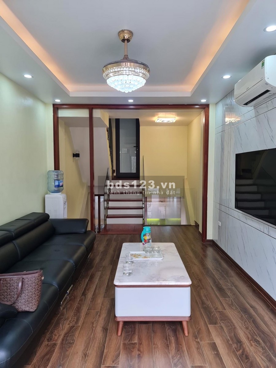Bán nhà mặt phố Ngọc Hồi rộng thênh thang container tránh, dtsd 50m2, giá bán 2.25 tỷ