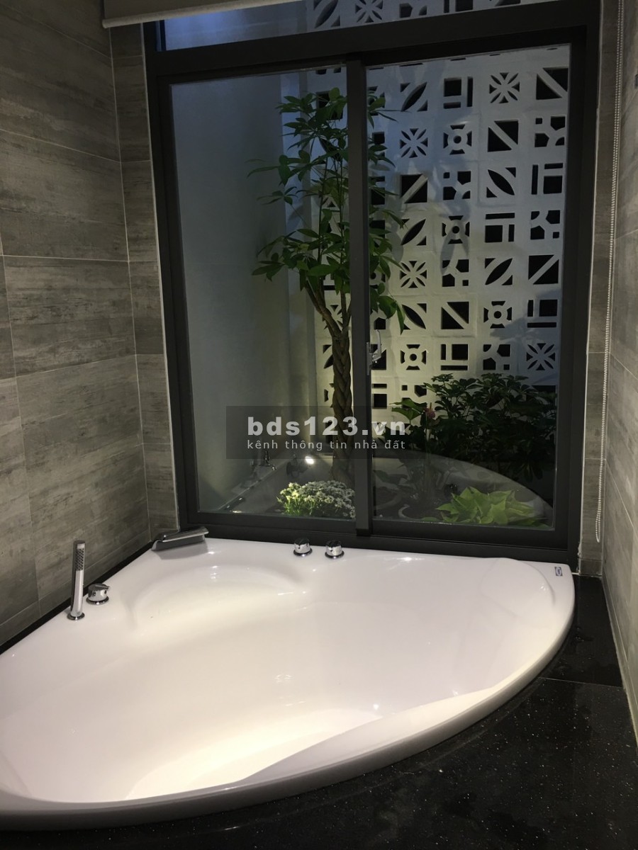 Bán nhà thiết kế đẹp, hiện đại trong khu qui hoạch giá đầu tư sinh lời, khu dân cư