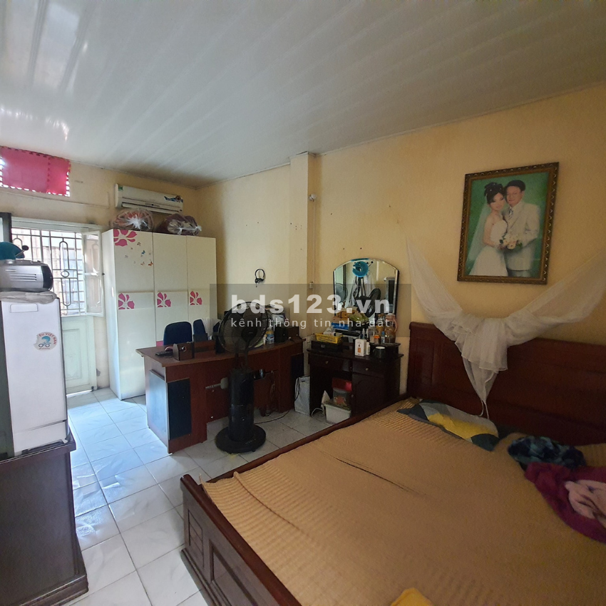 Bán nhà nguyên căn lô góc Đe La Thành, chủ tự xây, diện tích 35m2, giá bán 2.95 Tỷ
