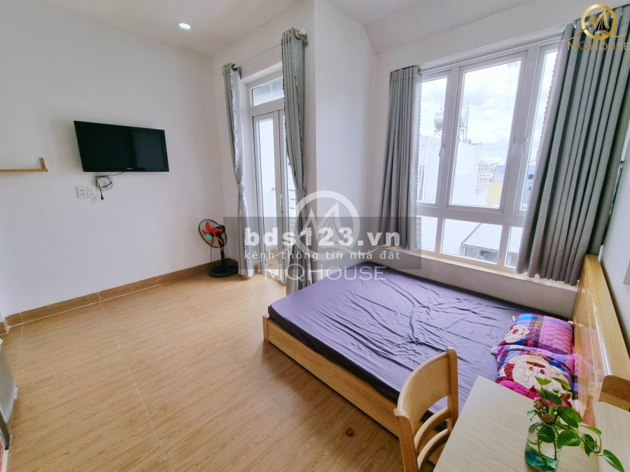Bán nhà Hồ Bá Kiện, Q10, DT 4,5x9m, sổ hồng riêng. Giá 18.2 tỷ