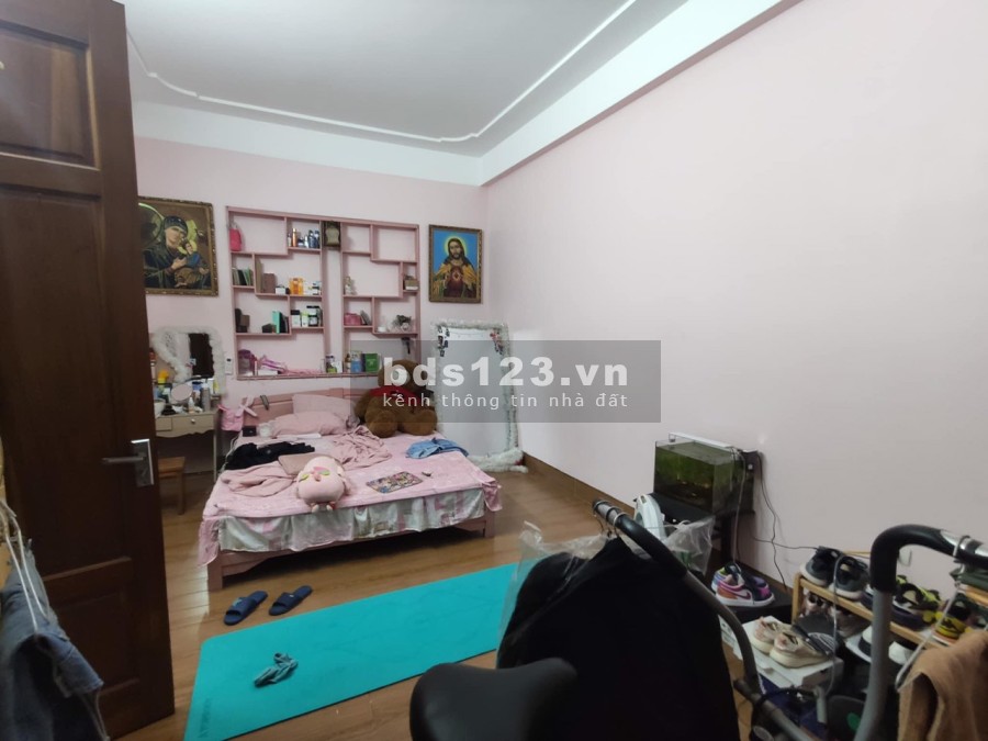 Bán nhà phố Lê Văn Lương, giá bán 5.5 tỷ, đúc kiên cố, 5 tầng thông thoáng, lh 0965941638
