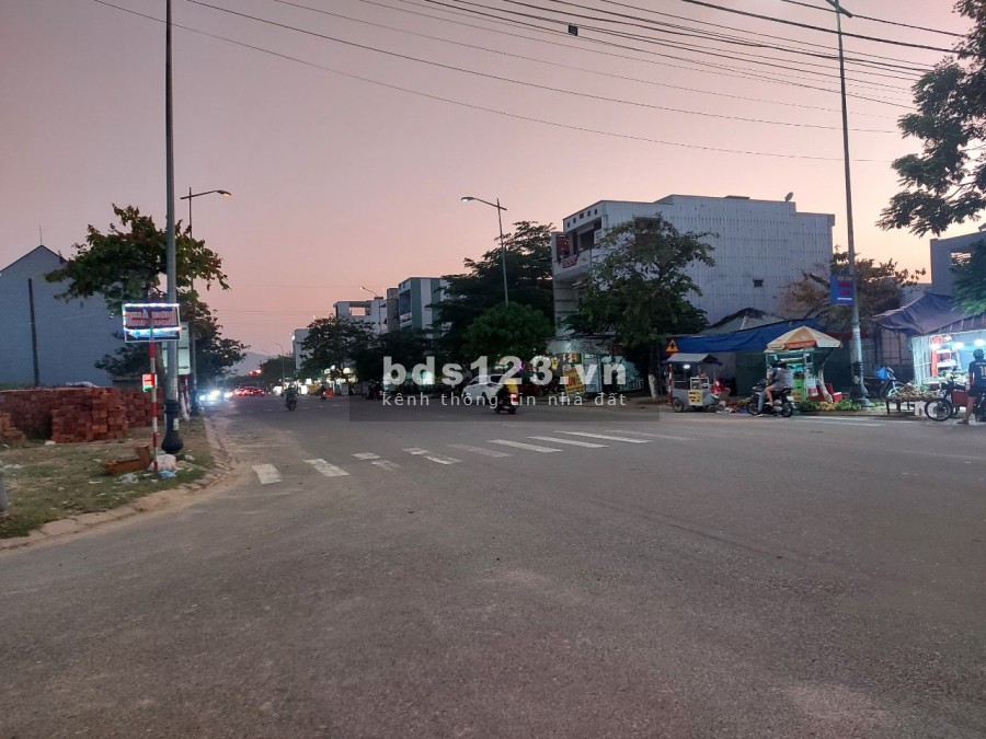 Chính chủ cần bán gấp Nhà Bàu Năng 15 Hoà Minh - Q.Liên Chiểu Diện tích: 97m2 (5x19.4)