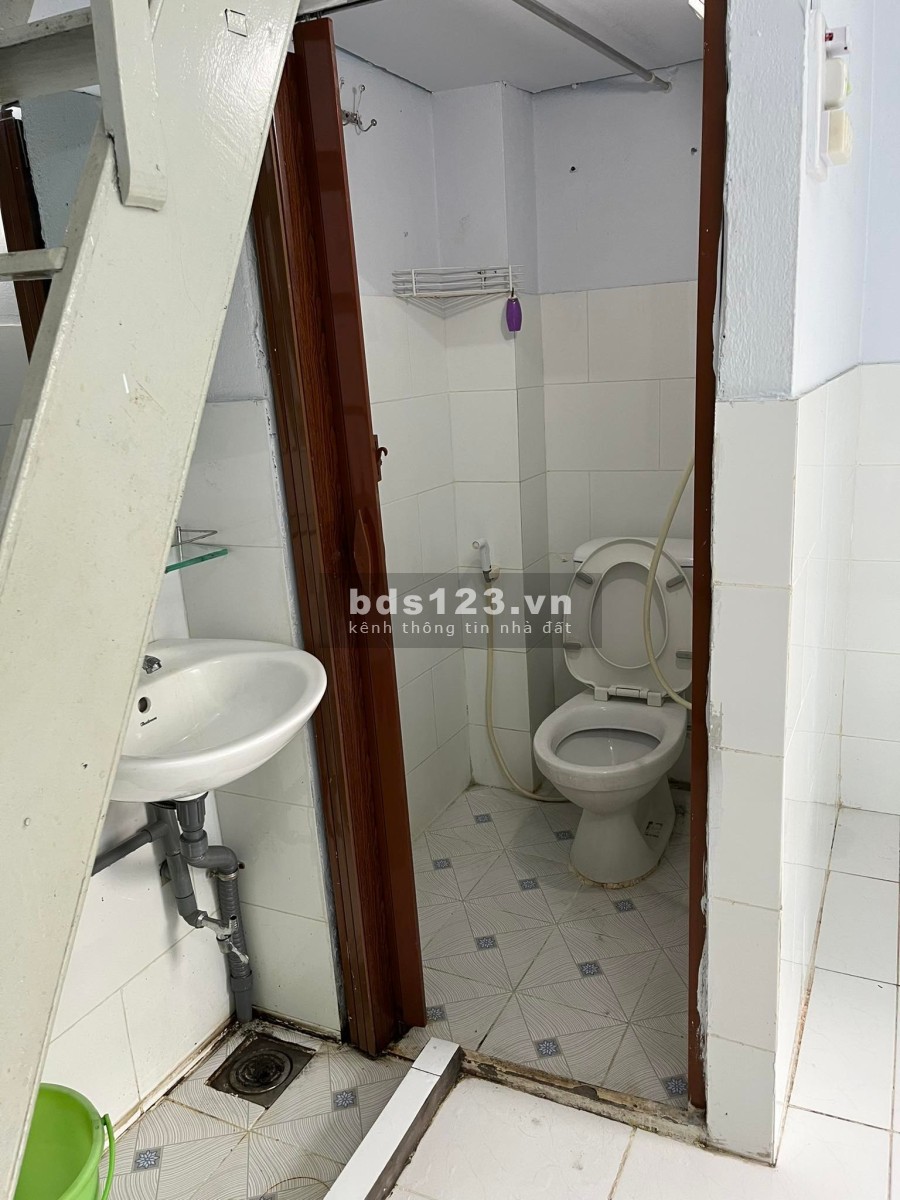 Cho thuê nhà nguyên căn tại P15, Quận 10, khu an ninh, gần chợ, công viên