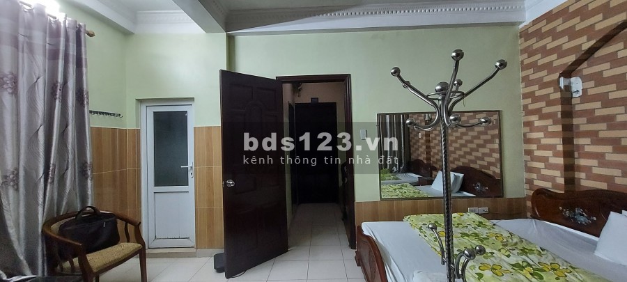 Bán nhà Lô góc phố Hoàng Quốc Việt: Ôtô tránh, Kinh doanh DT 59.8m2 x MT 4.5m,giá 12.5 tỷ