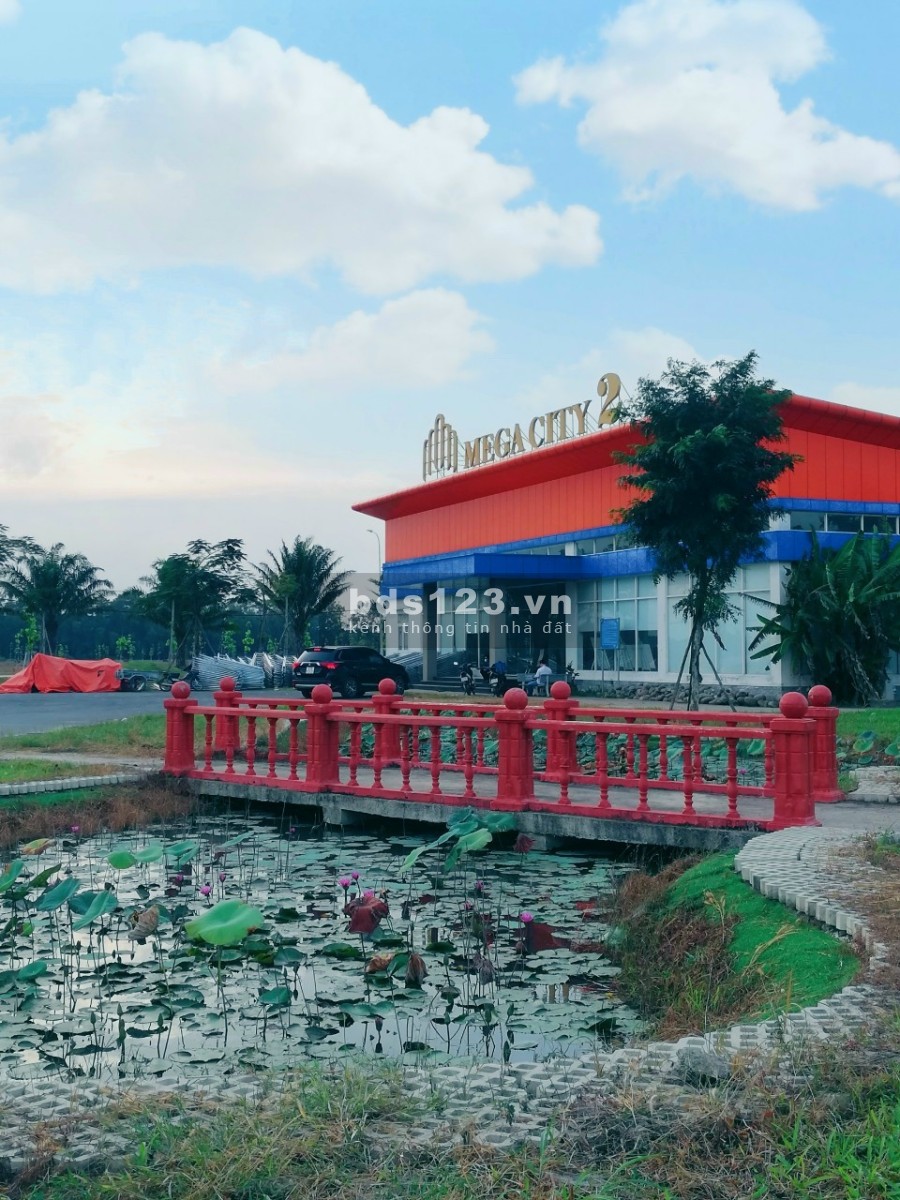Bán gấp lô đất Nhơn Trạch 117,5m2, ngay mặt tiền đường Nguyễn Ái Quốc, sổ hồng riêng sang tên ngay