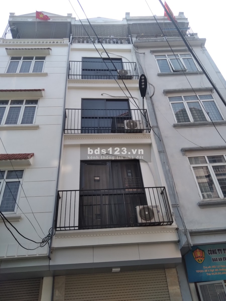 Bán nhà phân lô ô tô tránh, 1 mặt ngõ 1 mặt chợ, kinh doanh khỏi bàn, sổ đỏ chính chủ