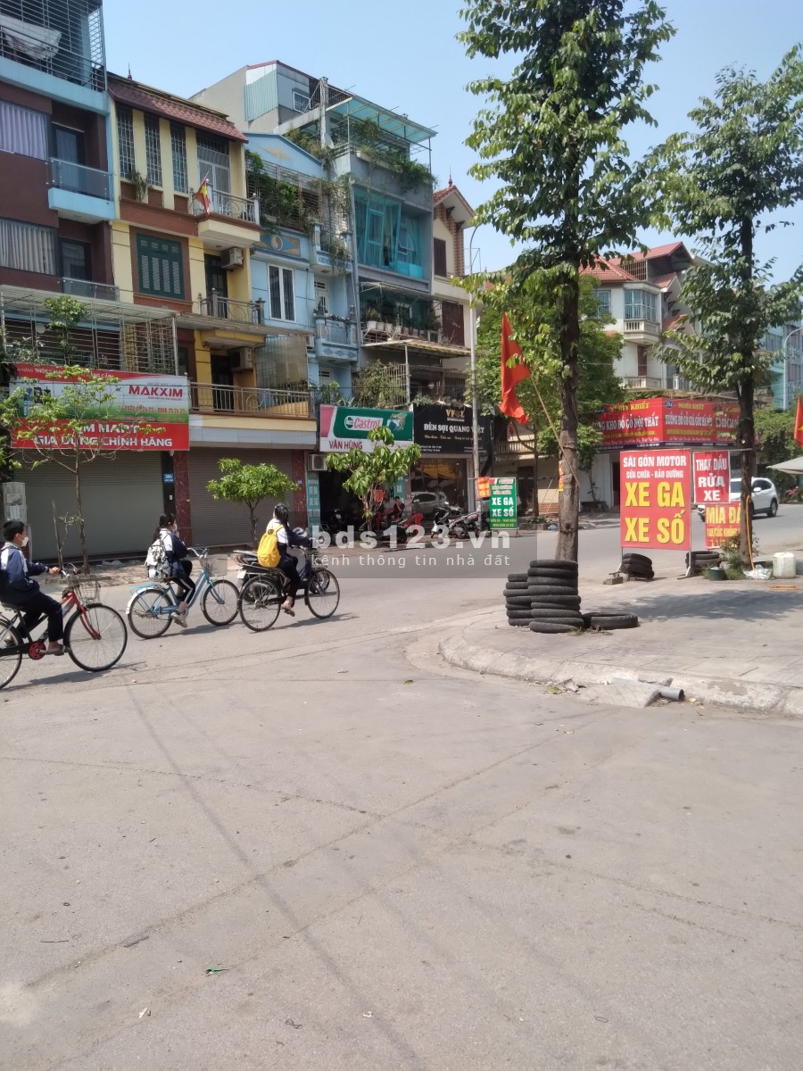 Bán nhà phân lô ô tô tránh, 1 mặt ngõ 1 mặt chợ, kinh doanh khỏi bàn, sổ đỏ chính chủ