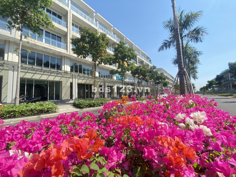 Bán shophouse Saritown Sala. Vị trí đẹp để xe thoải mái, đúc kiên cố 4.5 tầng, giá tốt