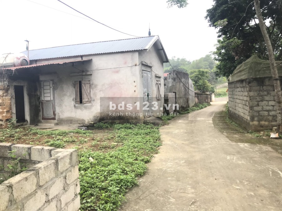Chính chủ bán lô đất dtsd 105m2 full thổ cư ngay trục chính Phú Mãn, gần UB Xã Phú Mãn, Quốc Oai