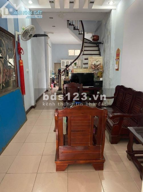 Xuân Đỉnh diên tích sử dụng 53m2 đúc kiên cố 4 tầng mặt tiền 3m giá bán 7.5 tỷ, lh 0974095421