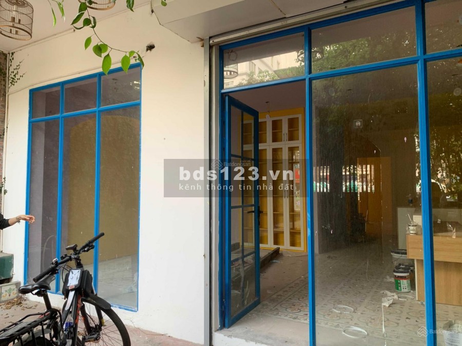 Mặt phố Đồng Cổ, Đối diện BV Thu Cúc, Thụy Khuê giá 40 triệu/tháng, liên hệ 0949980307