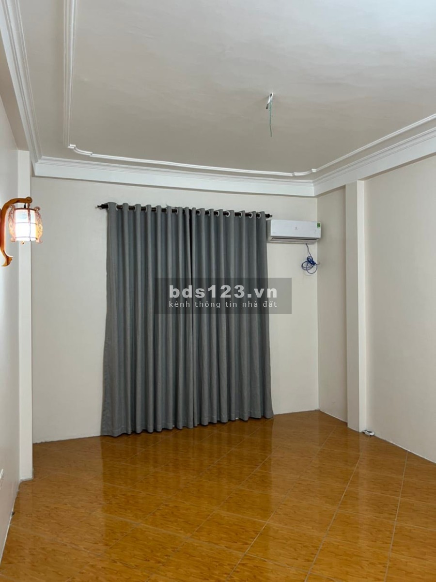 Chủ cần bán ngõ nông nở hậu full nội thất dt 30m2 4 tầng giá 3.35 tỷ phố Hoàng Mai