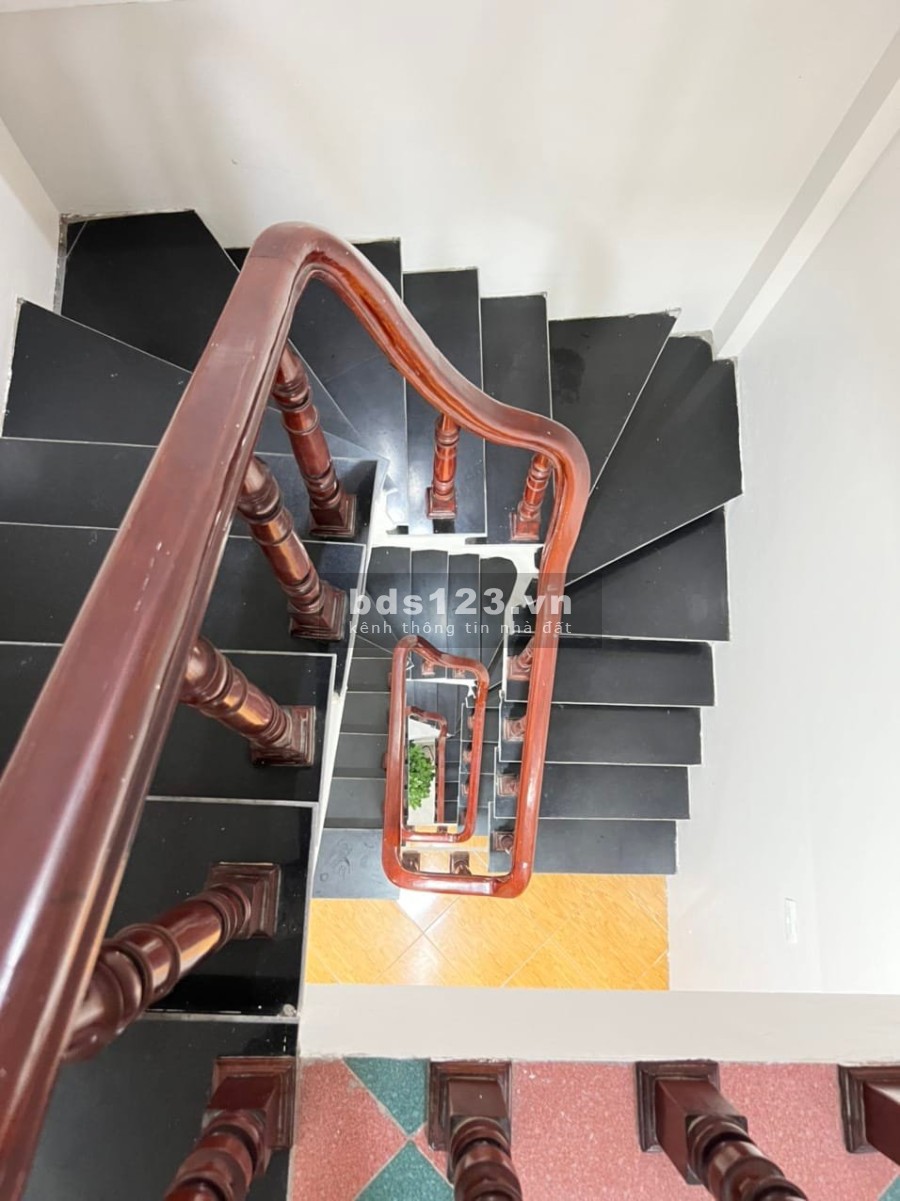 Chủ cần bán ngõ nông nở hậu full nội thất dt 30m2 4 tầng giá 3.35 tỷ phố Hoàng Mai