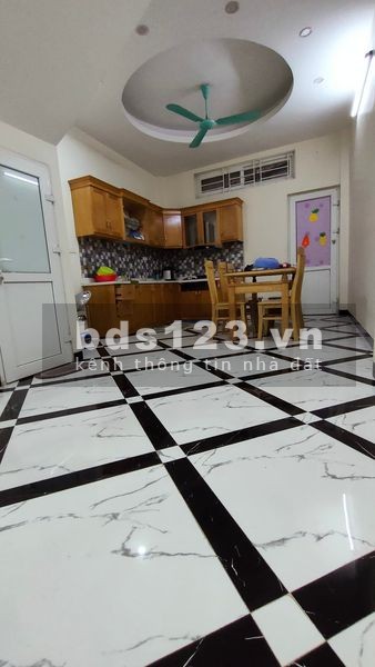 Bán nhà phố Trần Thái Tông diện tích sử dụng 58m2, 4 tầng mặt tiền 4m, giá 6.5 tỷ