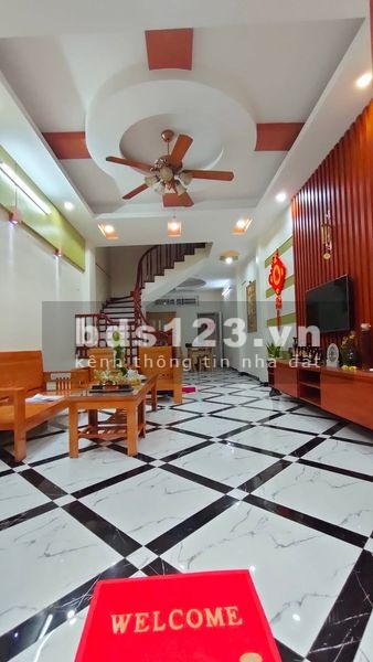 Bán nhà phố Trần Thái Tông diện tích sử dụng 58m2, 4 tầng mặt tiền 4m, giá 6.5 tỷ