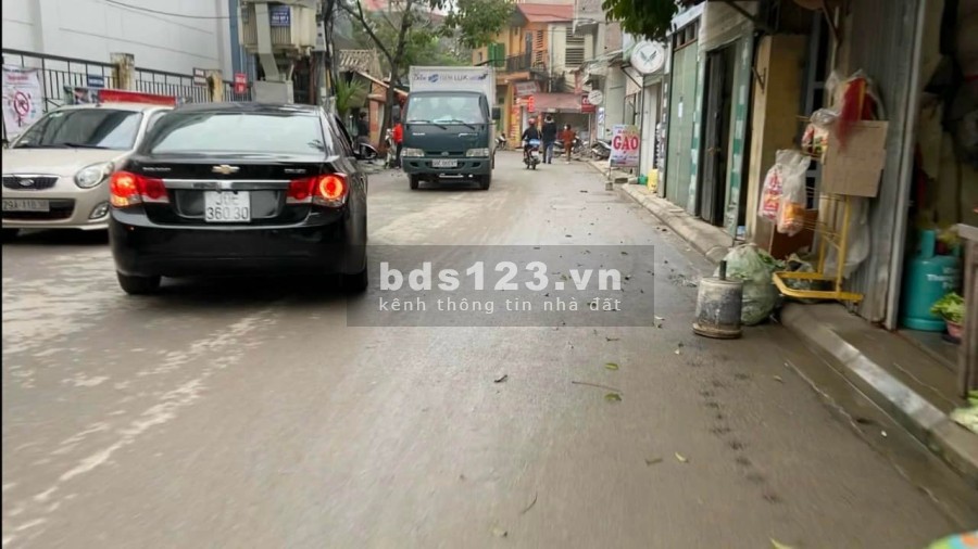 Bán gấp nhà 4 tầng trục chính kinh doanh Đào Nguyên, Trâu Quỳ giá 107 triệu/m2, lhcc