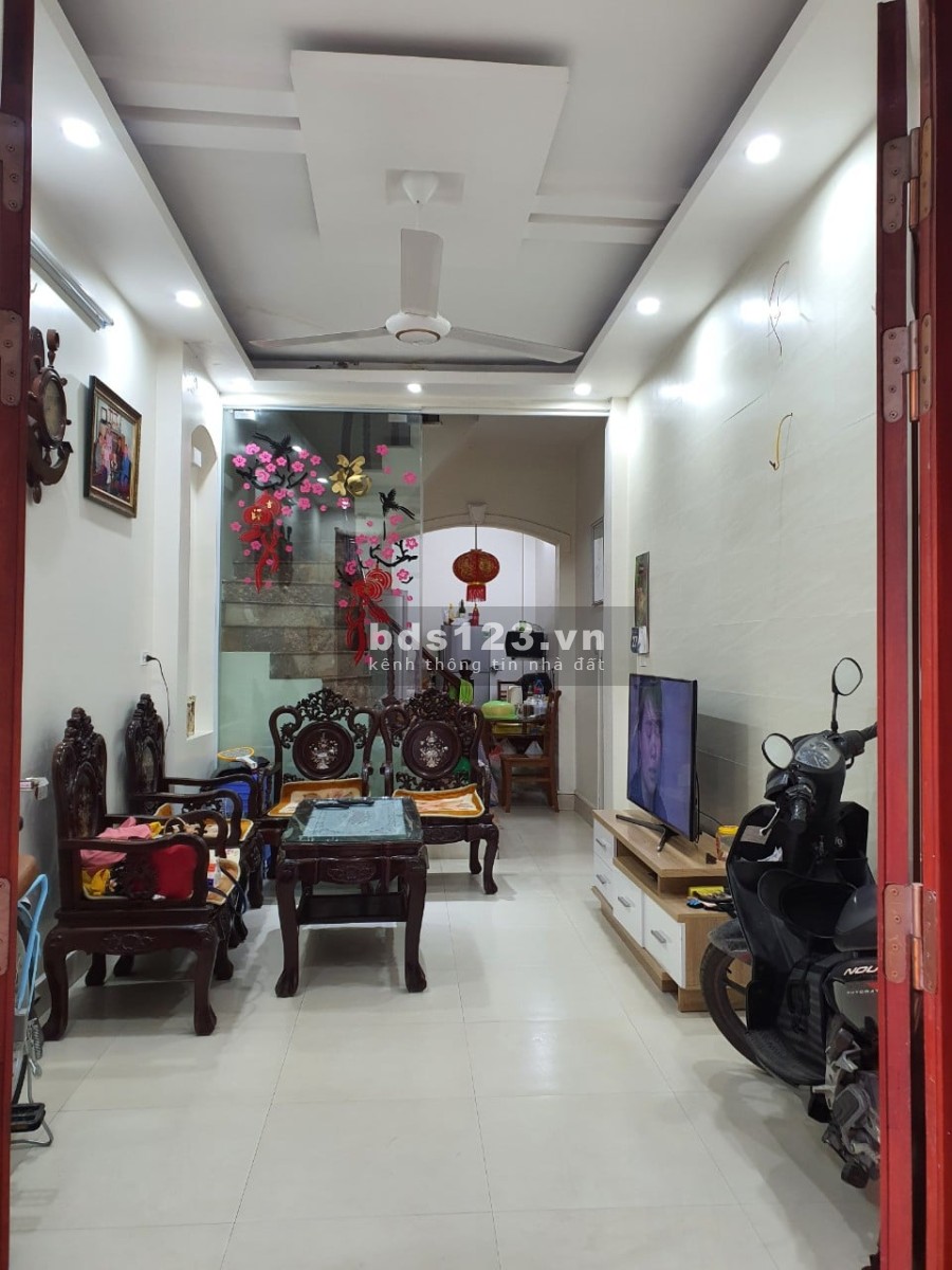 Bán nhà Hai Bà Trưng, ô tô đỗ cửa liên hệ 0357090702, giá bán tiện đầu tư sinh lời